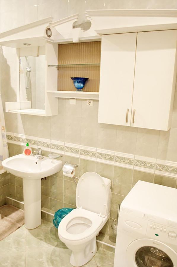 Two Bedroom Luxury Apartment Lviv Exteriör bild