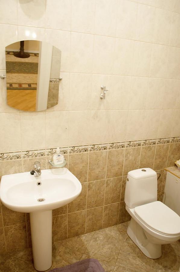 Two Bedroom Luxury Apartment Lviv Exteriör bild